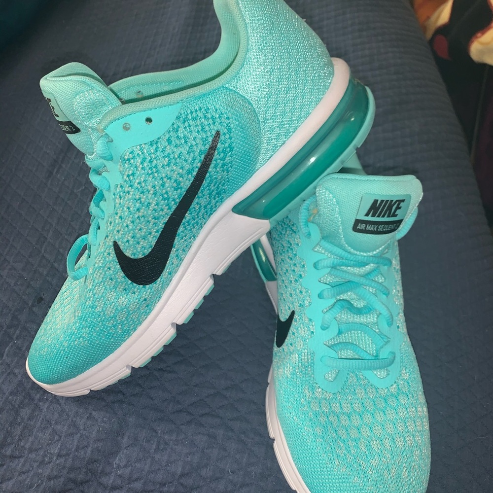 Nike teal shoes